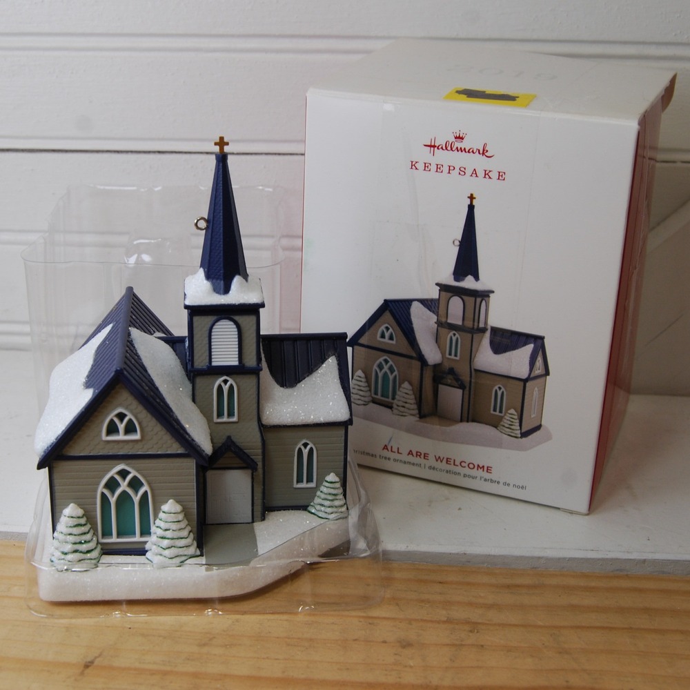 2019 Hallmark Keepsake All Are Welcome Ornament Special‎ Lighting Effect